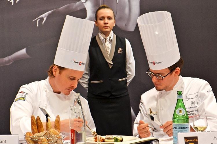 Grant Achatz y Thibaut Ruggeri, jueces en edición anterior del Bocuse d’Or