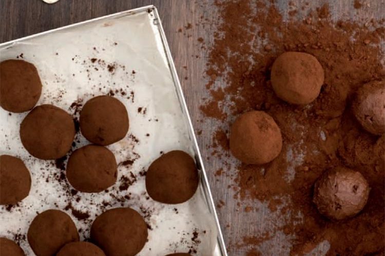 Básicos de la repostería. Pasteles con amor, detalle de la portada