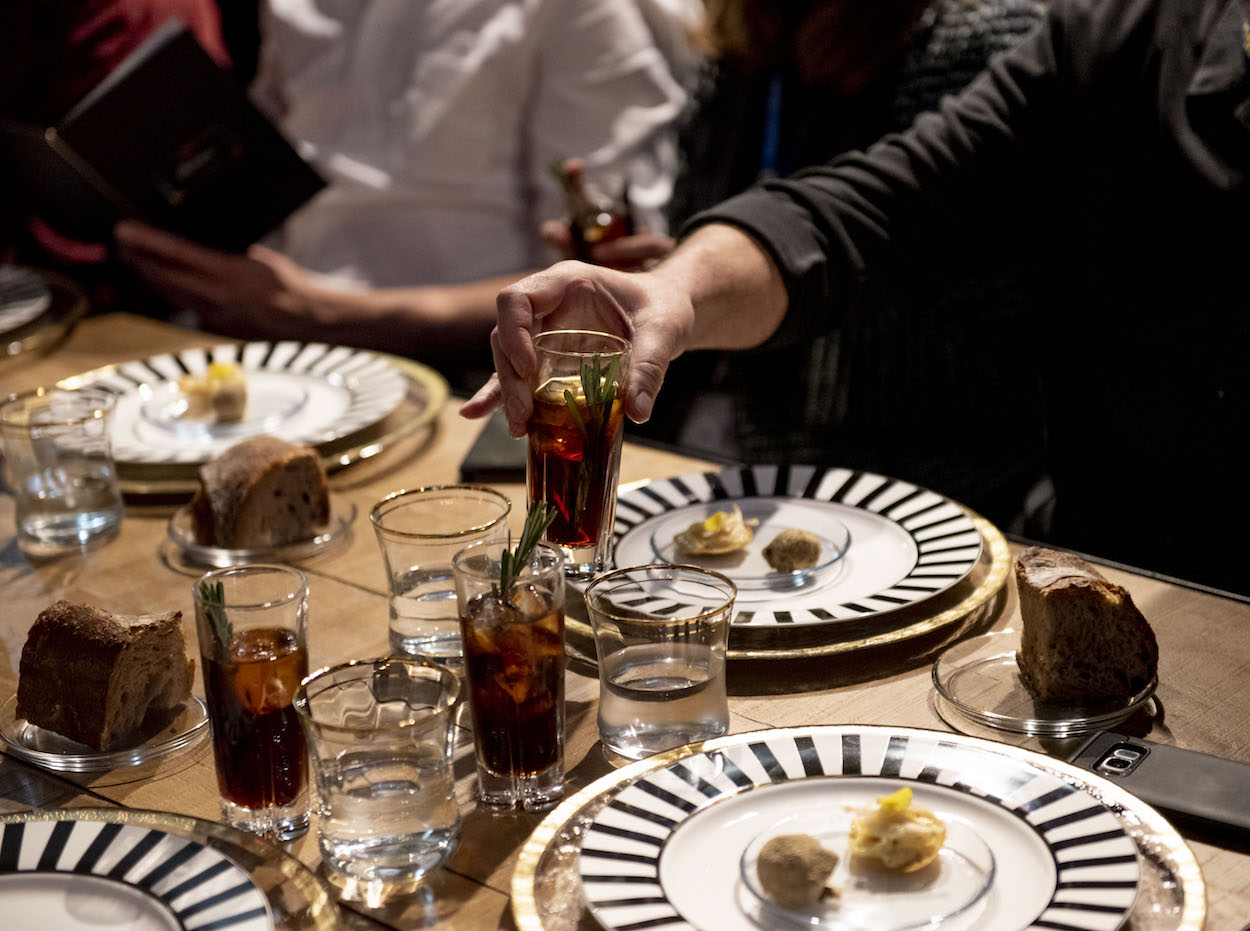 Comer con coctelería, una tendencia muy armoniosa
