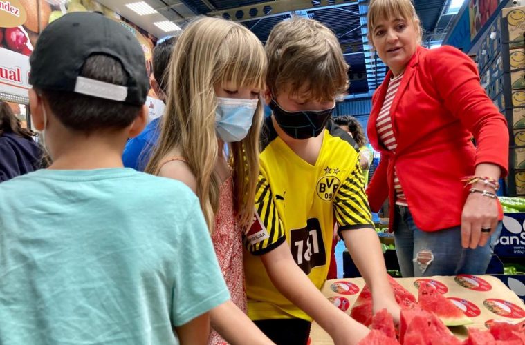 El primer curso de la Escuela de la Fruta finaliza con la visita de más de 1.500 escolares - Foto Mercamadrid