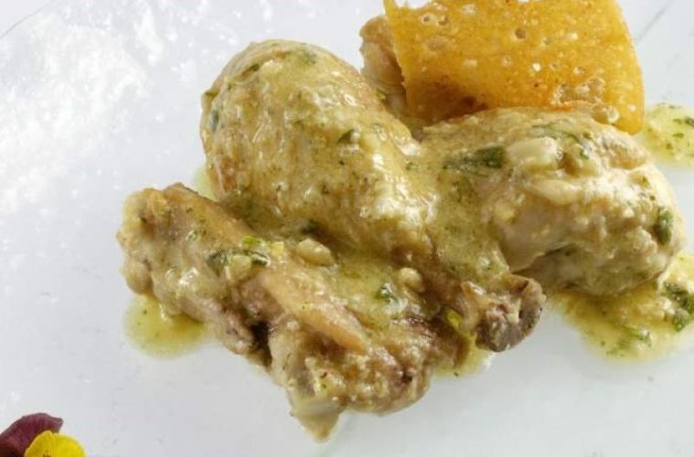Pollo en pepitoria