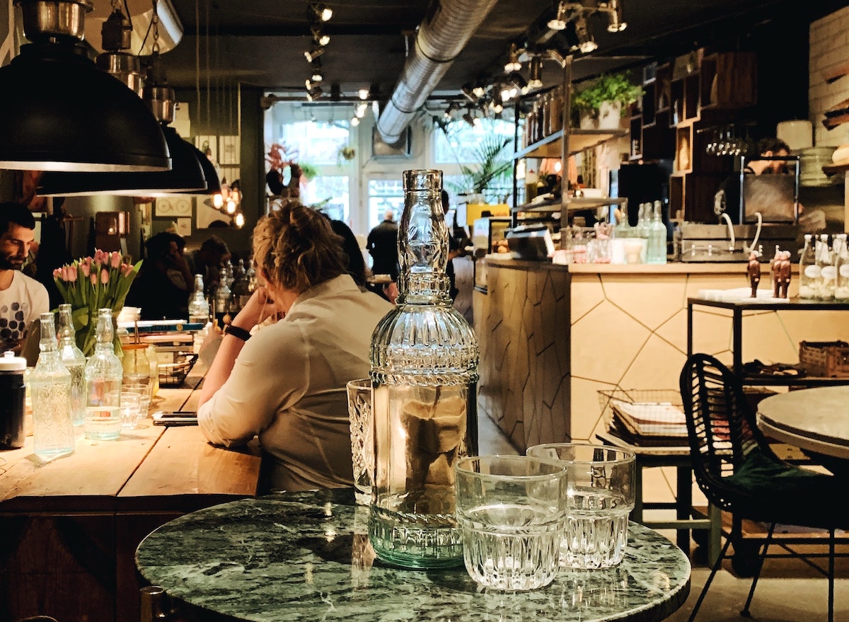 Sobre las dificultades de los restaurantes madrileños para cubrir sus puestos de trabajo en verano
