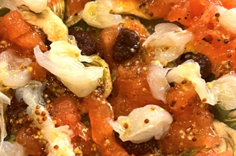 Carpaccio de alcachofa con bacalao y vinagreta de mostaza antigua