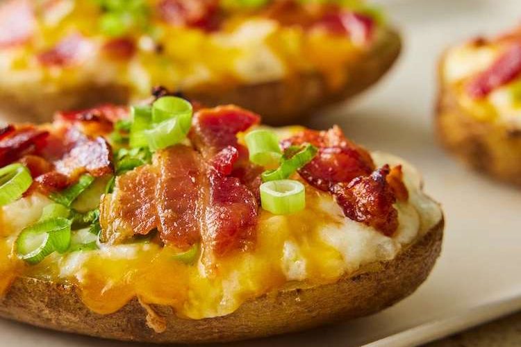 Patatas rellenas con fiambres olvidados por la nevera