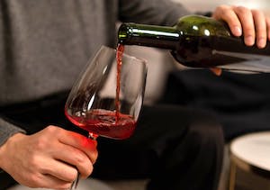 Las exportaciones de vino español facturan más pero el volumen sigue bajando