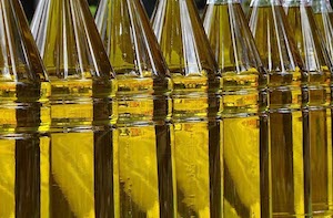 Roban 10 000 litros de aceite de oliva en una empresa distribuidora