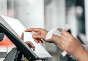 El efectivo sigue siendo el sistema de pago preferido para seis de cada diez españoles