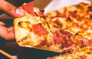 ¿Cómo pronunciamos los españoles la palabra pizza?