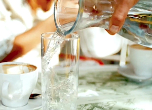 Iniciativa para incentivar el consumo de agua del grifo en los restaurantes madrileños