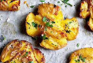2Patatas aplastadas con ajo y perejil 2