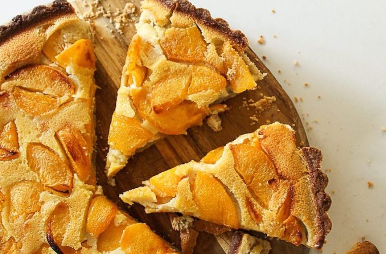 Tarta de melocotón y almendra