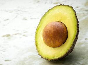 Un papel sostenible a partir de residuos de aguacate