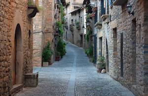 Ainsa (Huesca) y Mura (Barcelona), Best Tourism Villages 2024 por ONU Turismo