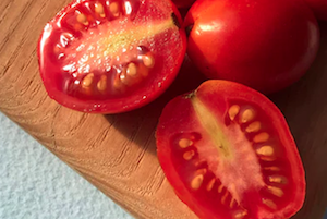 Corazones de tomate con vinagre de Jerez y pimienta de Sichuan