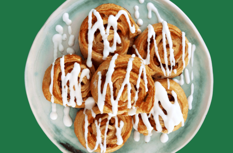 Hojaldritos de manzana y canela