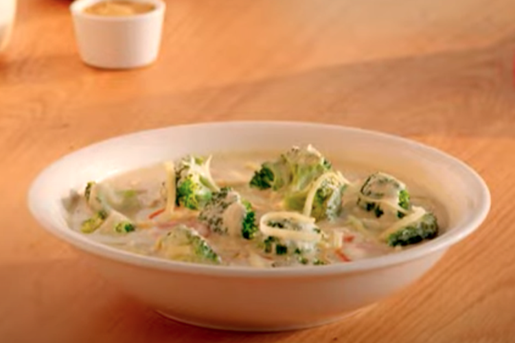 Sopa de brócoli y queso