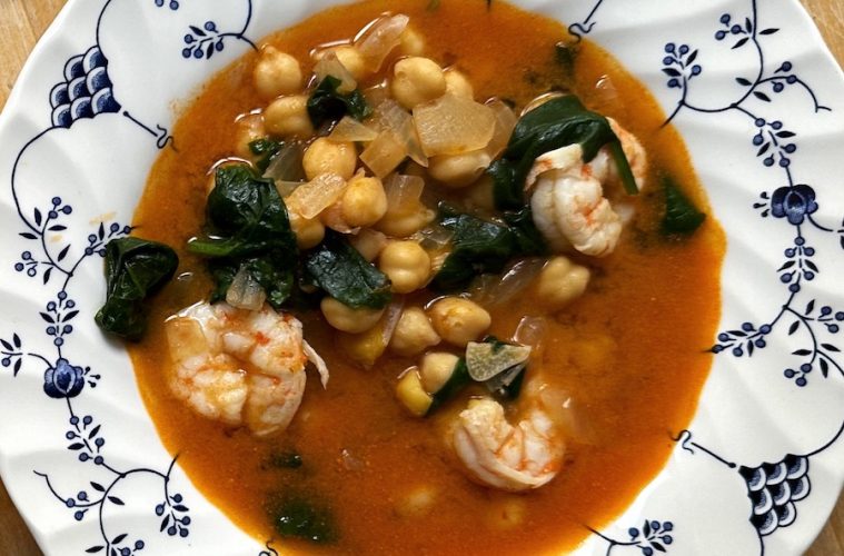 Potaje de garbanzos conserva con langostinos sobrantes