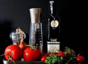 El aceite de oliva supera al vino como regalo para llevar en una cena en Reino Unido