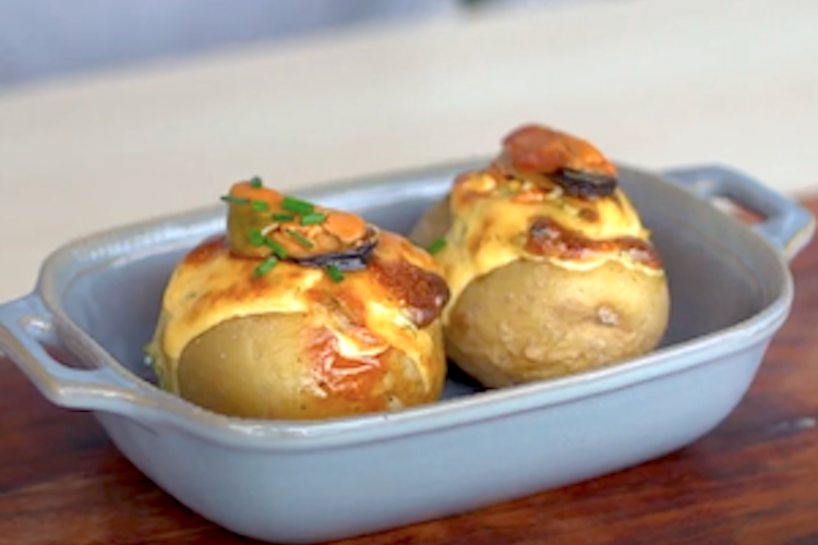 Patatas rellenas con mejillones en escabeche