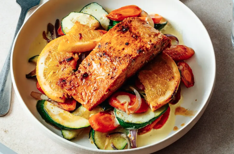 Salmón a la naranja con verduras