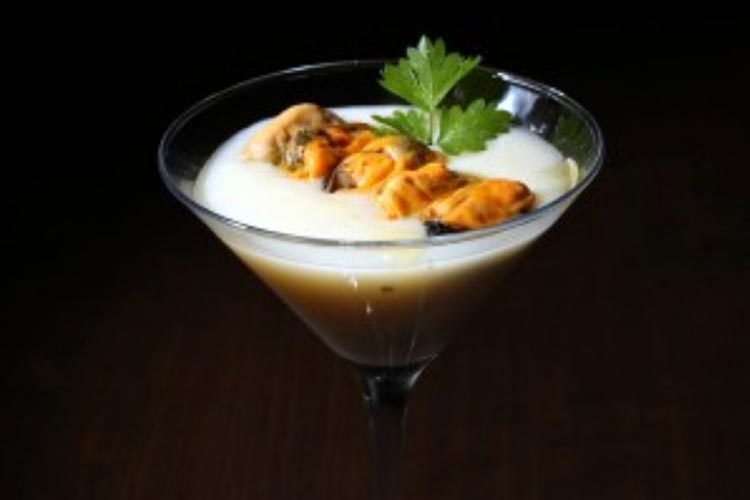 Crema de champiñón con mejillones en conserva sobrantes
