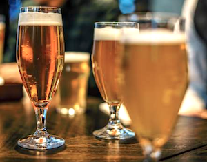 Cada vez bebemos menos cerveza CON y más SIN 