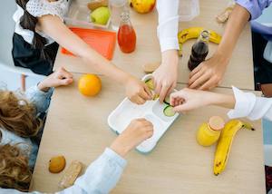 Los expertos piden hacer realidad el derecho a una alimentación saludable en los comedores escolares
