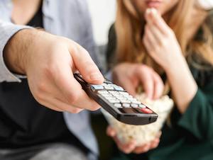 Películas y series sobre gastronomía y vino para las noches de verano
