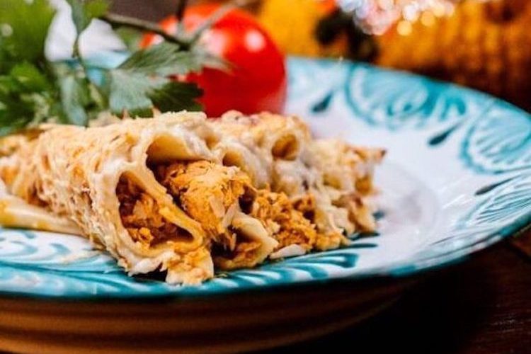 Canelones de atún en conserva y huevo duro sobrante de ayer