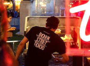 Preparando el Born Street Food, pistoletazo de salida de las Fiestas de la Mercè en Barcelona