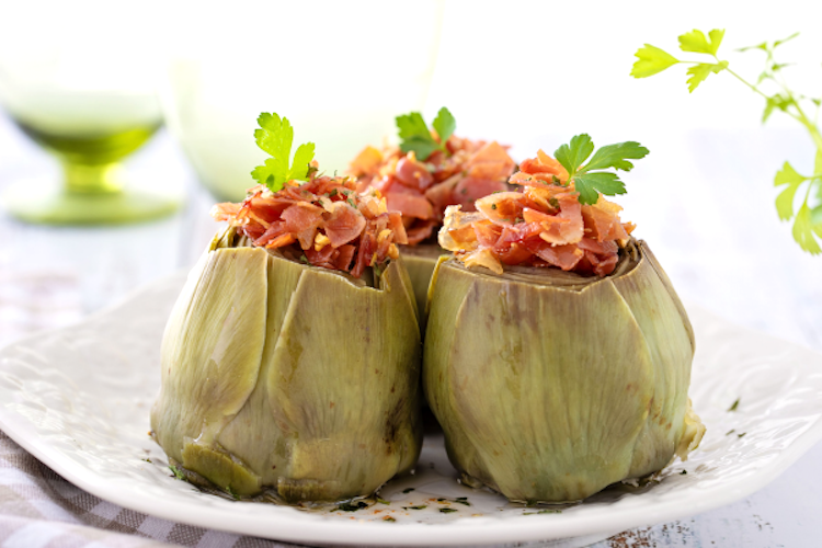 Alcachofas con jamón al horno