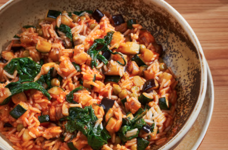 Arroz tres delicias con restos de verduras