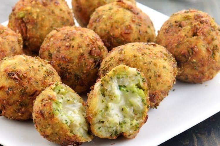 Bolitas de brócoli, coliflor y queso al horno