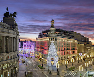 Rutas por hoteles de Madrid con la mejor iluminación navideña