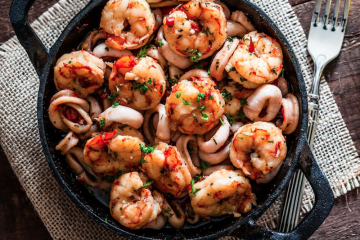 Calamares y gambas al ajilimón