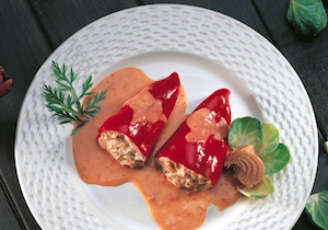 2Pimientos de piquillo rellenos de bonito del norte y anchoa 2