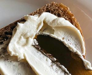 2El origen e historia de un producto el queso crema 2