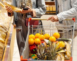 La cesta de la compra, cada vez más racional, planificada y sensible al precio