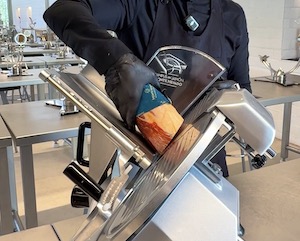 Primer concurso profesional de corte de jamón a máquina