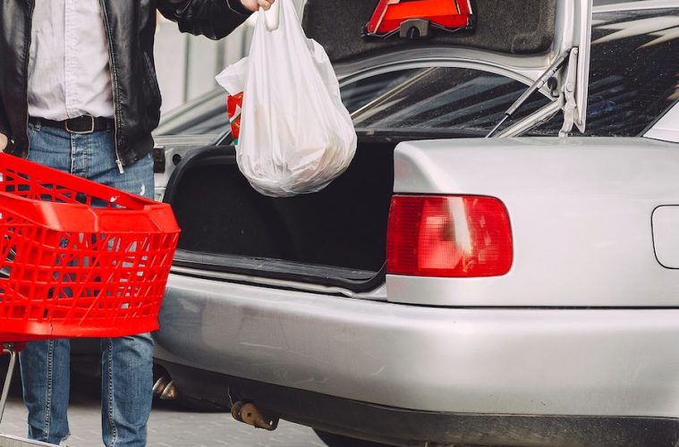 Alimentos que en verano, con el calor, no debemos dejar en el coche