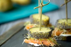 2Pinchos de patata cocida y salmón ahumado 2