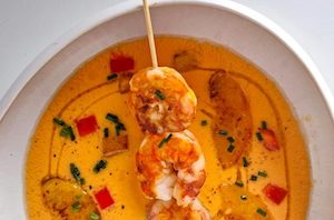 2Salmorejo de melocotones maduros con langostinos 2