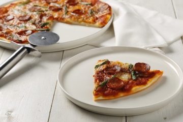Pizza con sobras de chorizo y espárragos trigueros