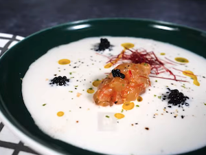 2Ajoblanco de coco con tartar de gambas 2