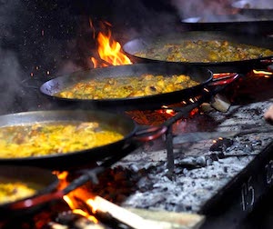 Doce cocineros internacionales en busca de la mejor paella del mundo