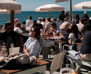 Qué idiomas hablan los turistas internacionales que nos visitan?