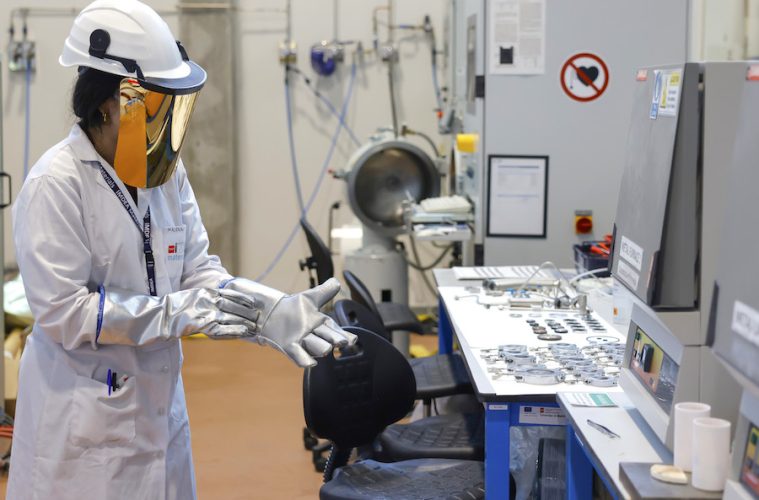 Investigando materiales que reduzcan el riesgo de incendios