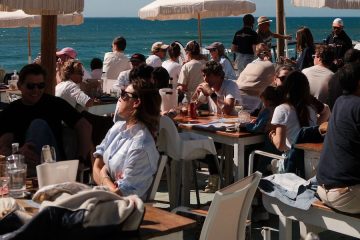 Qué idiomas hablan los turistas internacionales que nos visitan?