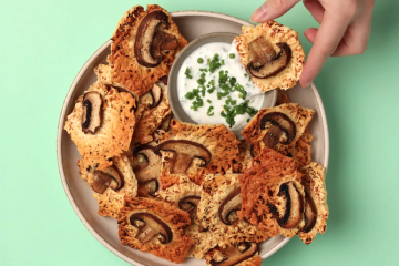 Crujientes de parmesano y champiñones