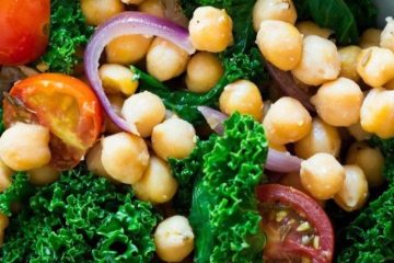 Garbanzos de ayer con kale y tomatitos cherry